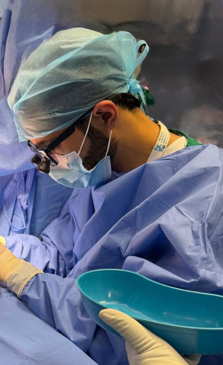 Resection of a Large Retrosternal Goiter Extending into the Chest Without Sternotomy